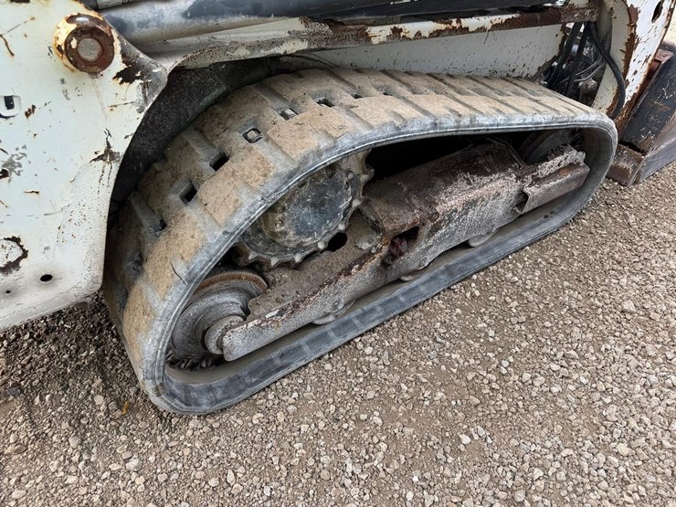 2016-bobcat-t450-image-18