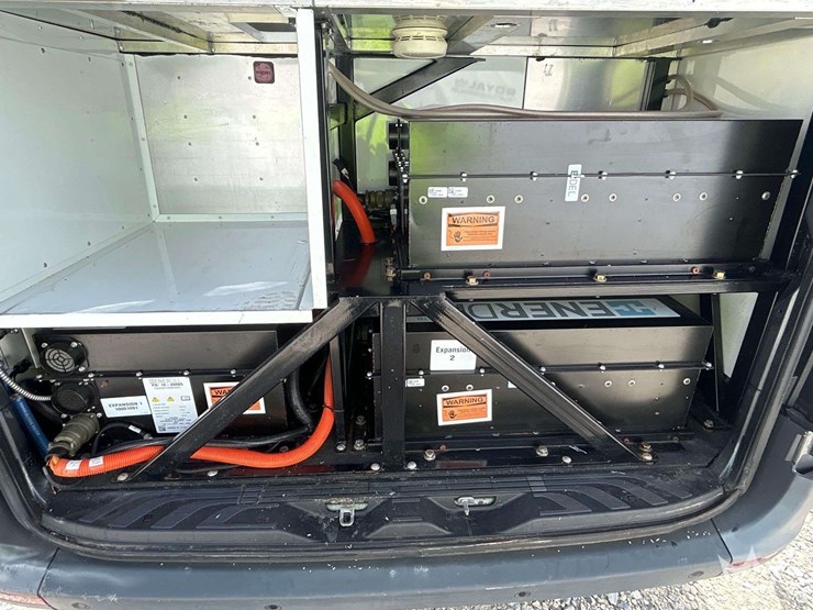 2021-mercedes-benz-sprinter-4500-image-22