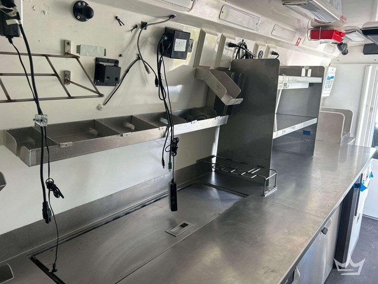 2021-mercedes-benz-sprinter-4500-image-29