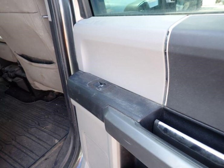 2018-ford-f150-xlt-image-54