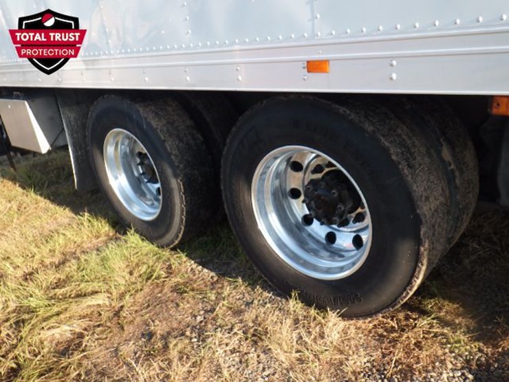 2020-freightliner-m2-106-image-5