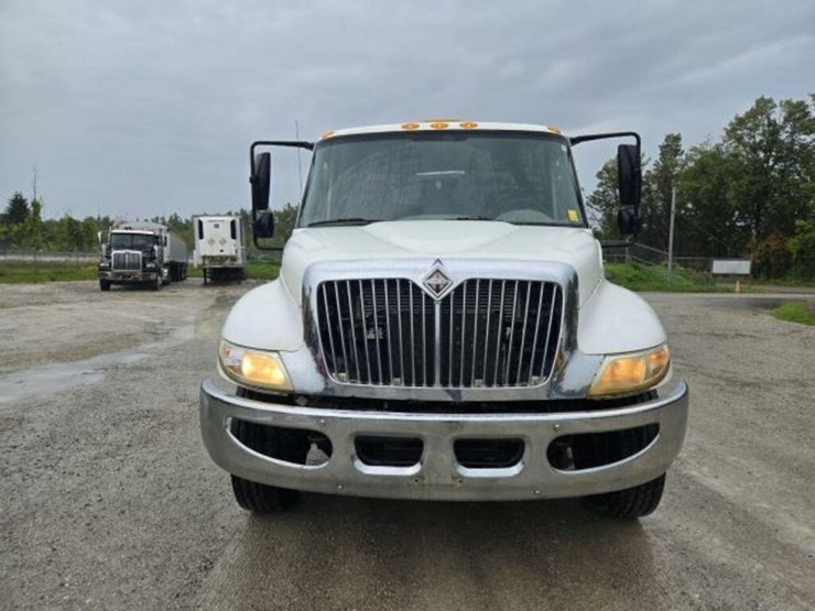 2007-international-durastar-4300-image-2