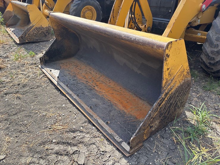 2023-caterpillar-416-image-12