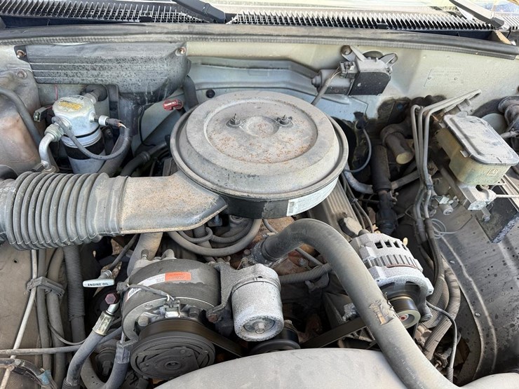1992-chevrolet-cheyenne-3500-image-9