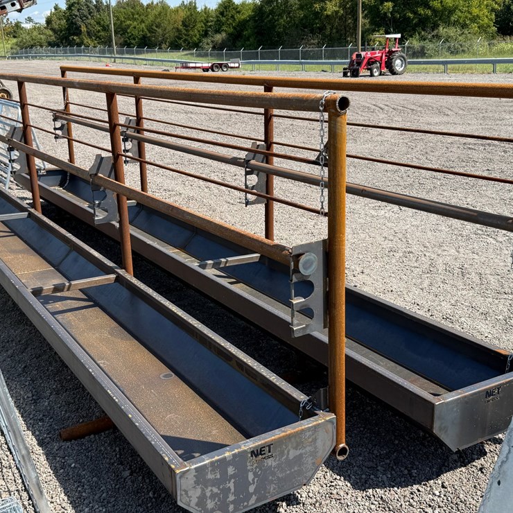 #18700 • 24' FREE STANDING BUNK FEED PANELS