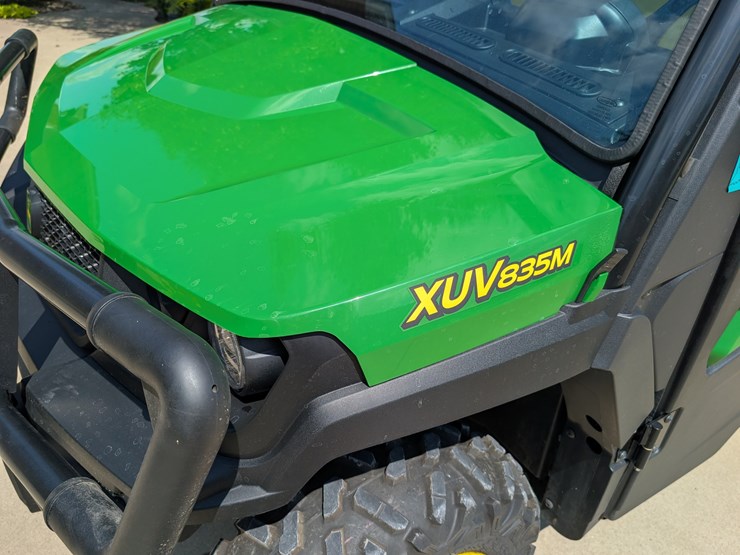 2019-john-deere-gator-image-13