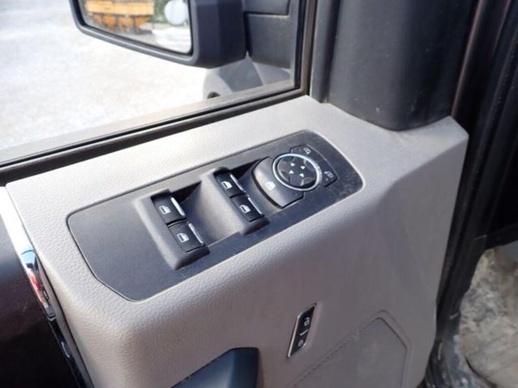 2018-ford-f150-xlt-image-27