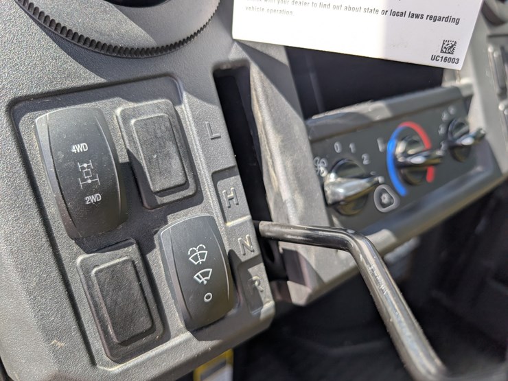 2019-john-deere-gator-image-55