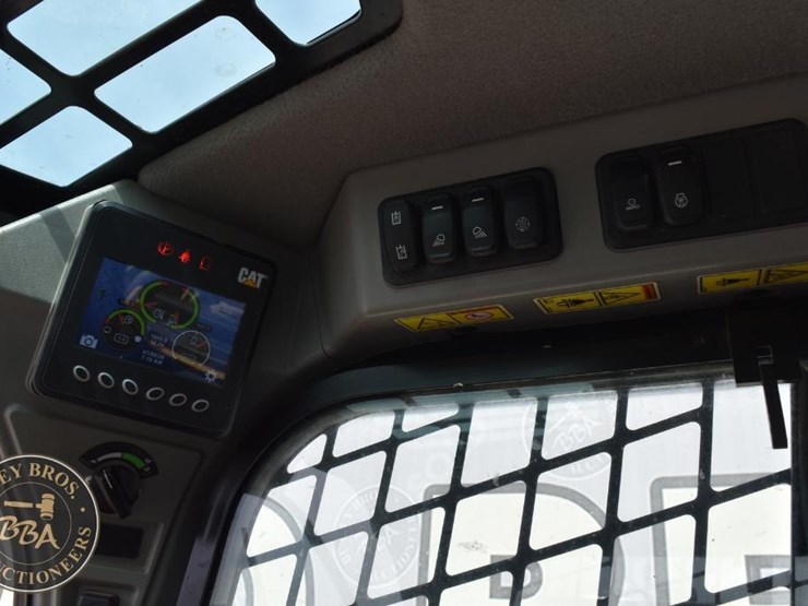 2022-caterpillar-289d3-image-56