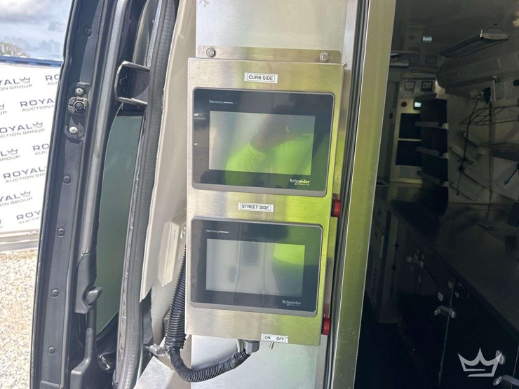 2021-mercedes-benz-sprinter-4500-image-37