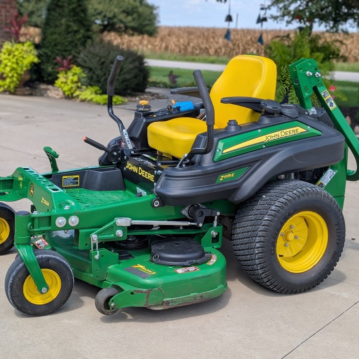2019 JOHN DEERE Z915E