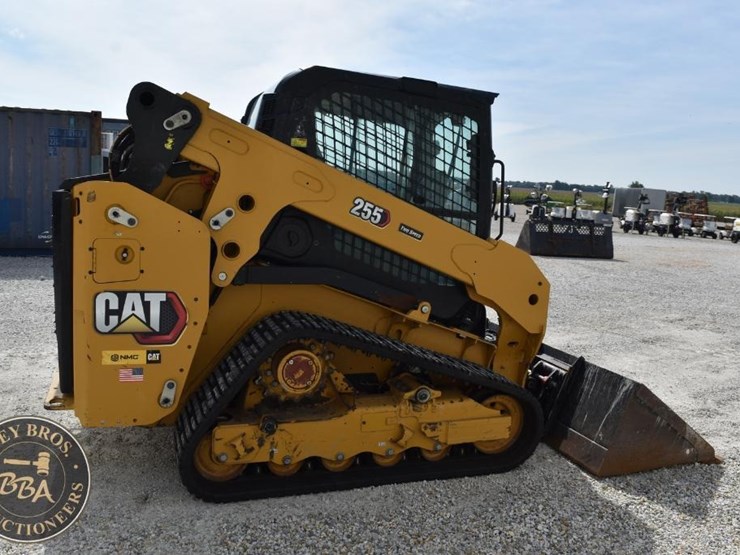 2024-caterpillar-255-image-19