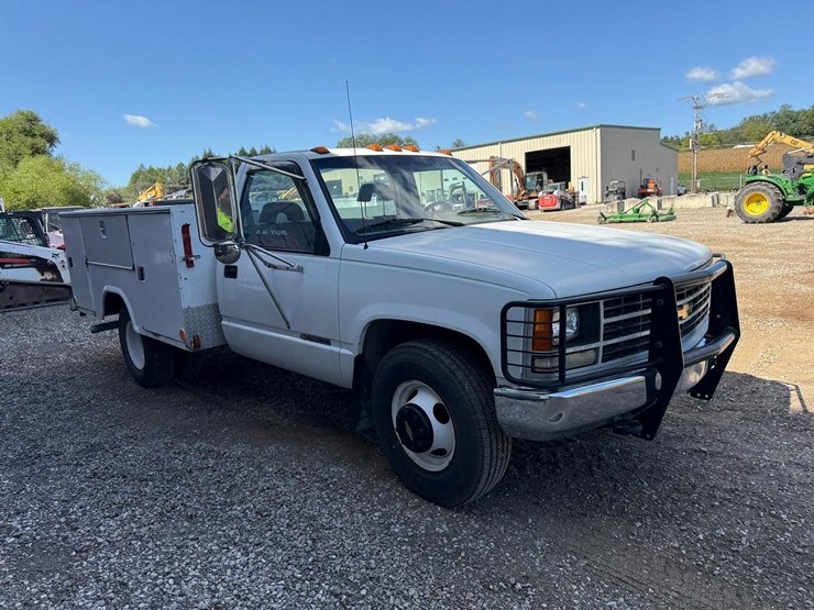 1992-chevrolet-cheyenne-3500-image-6