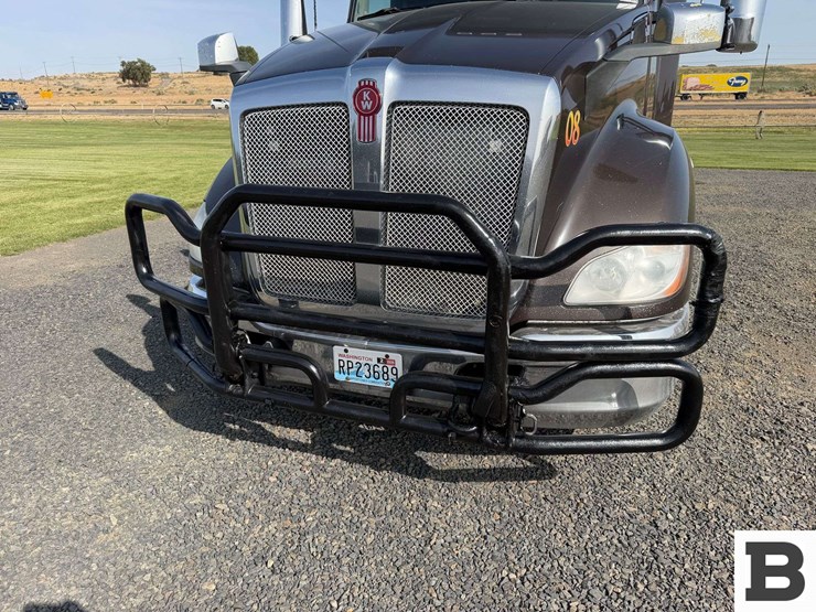 2016-kenworth-t680-image-10