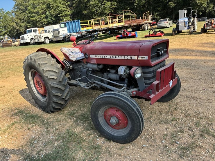 massey-ferguson-135-image-4