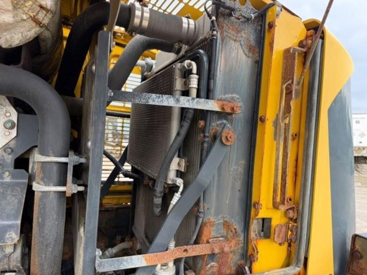 2018-komatsu-wa200pz-6-image-36