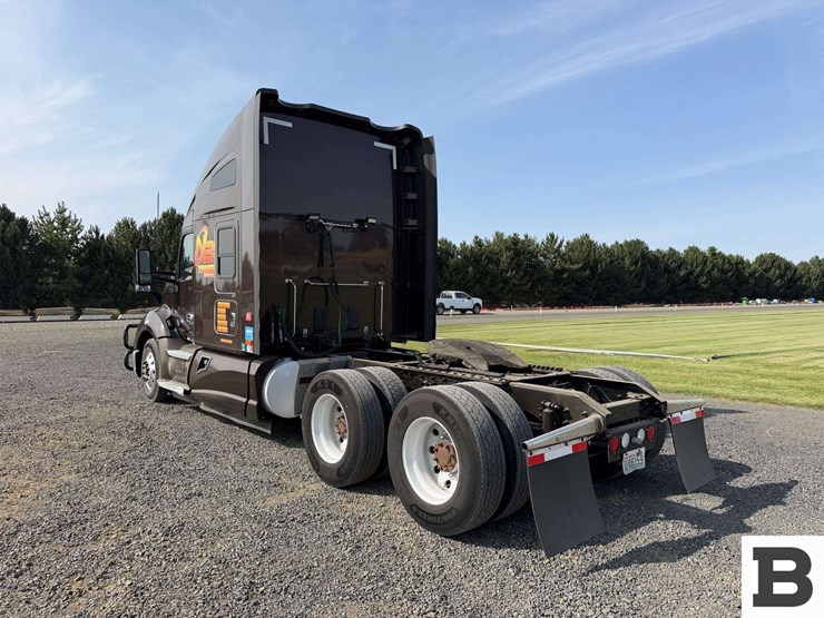 2016-kenworth-t680-image-4