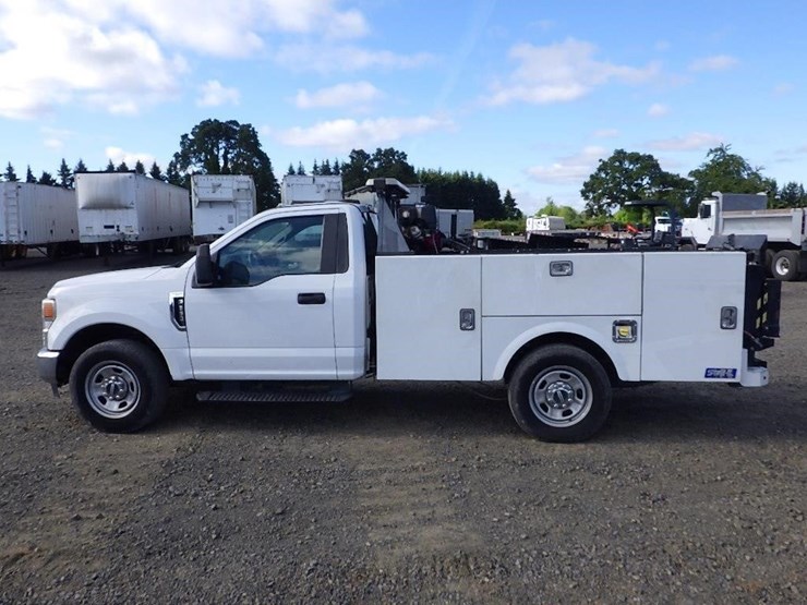2021-ford-f350-image-8