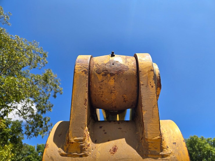 caterpillar-320-image-100