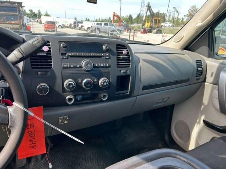 2014-gmc-sierra-3500-image-19