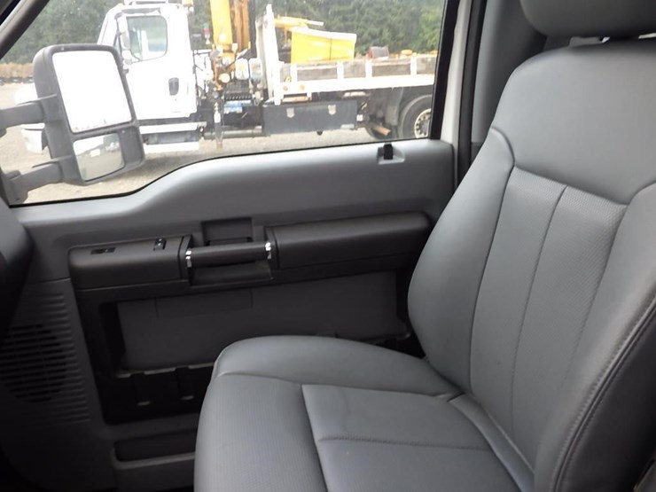 2016-ford-550-image-28