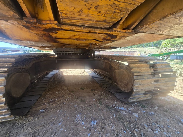 caterpillar-320-image-38