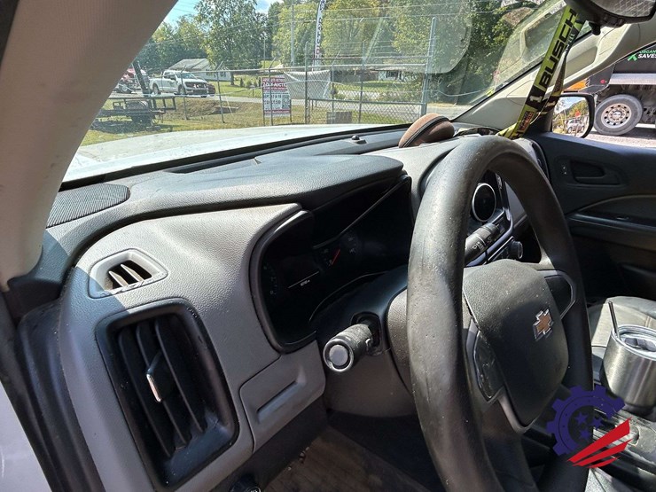 2021-chevrolet-colorado-image-26
