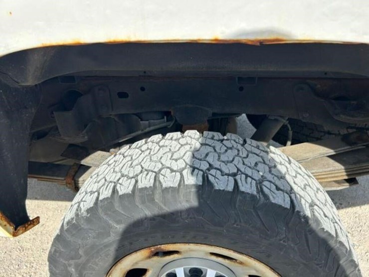 2014-gmc-sierra-3500-image-70