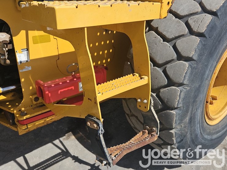 2017-deere-544k-image-29