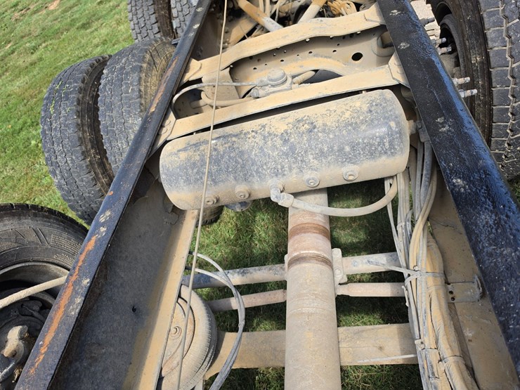 #25407-•-2005-volvo-vhd-quad-axle-dump-truck-image-42
