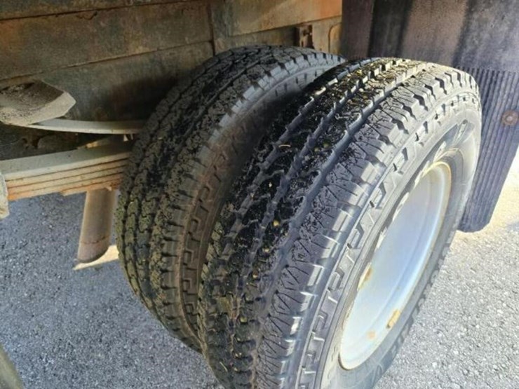 2014-chevrolet-3500-image-44