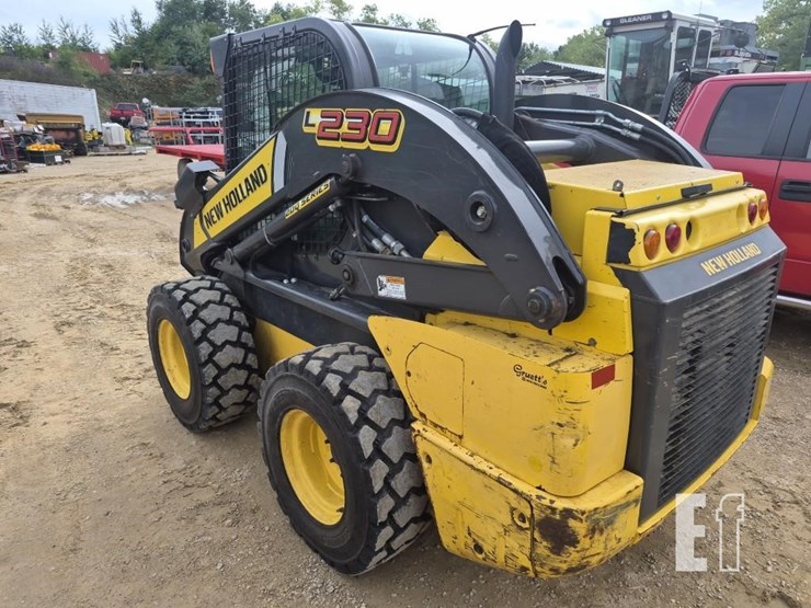 new-holland-l230-image-2