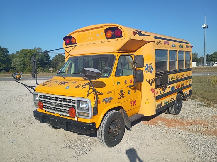 1996-chevrolet-g30-image-1
