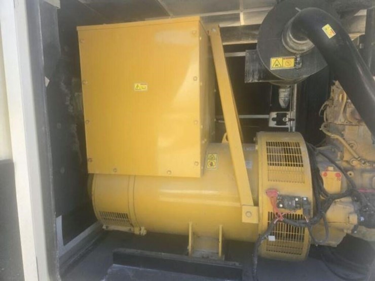 2019-caterpillar-xq230-image-10