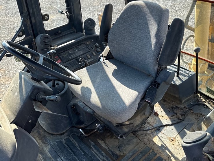 2005-deere-310g-image-15