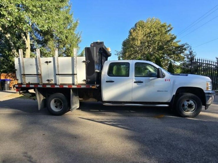 2014-chevrolet-3500-image-5