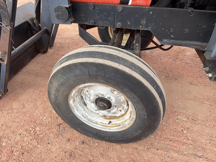 allis-chalmers-6060-tractor-image-7