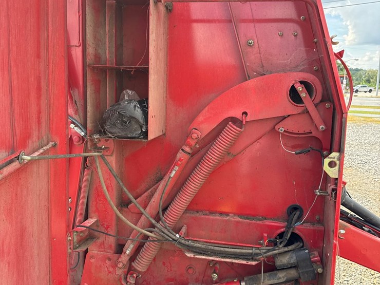 massey-ferguson-1745-image-10