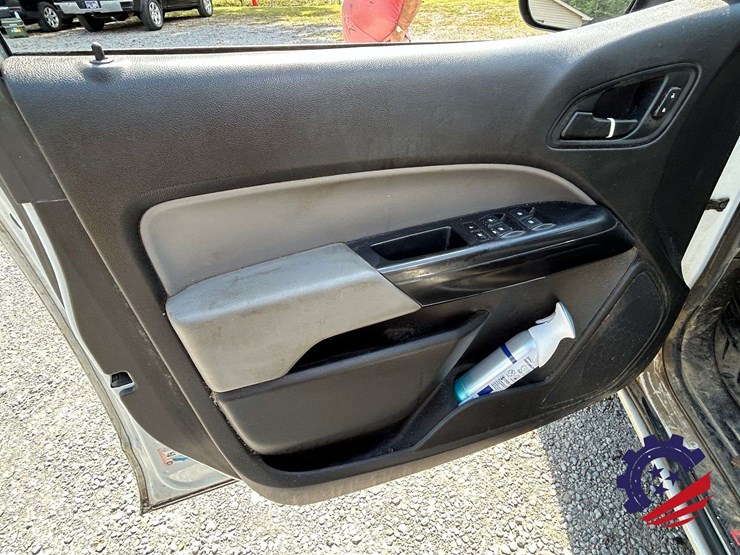 2021-chevrolet-colorado-image-21