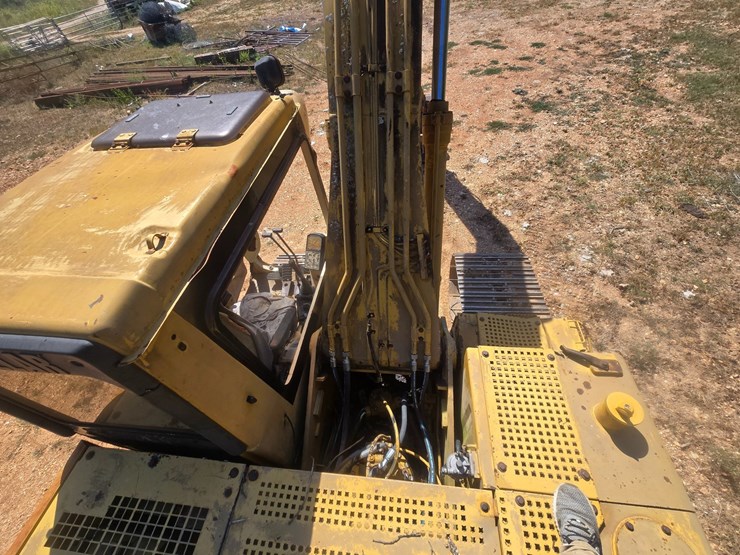 caterpillar-320-image-34