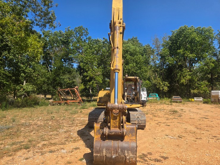 caterpillar-320-image-18