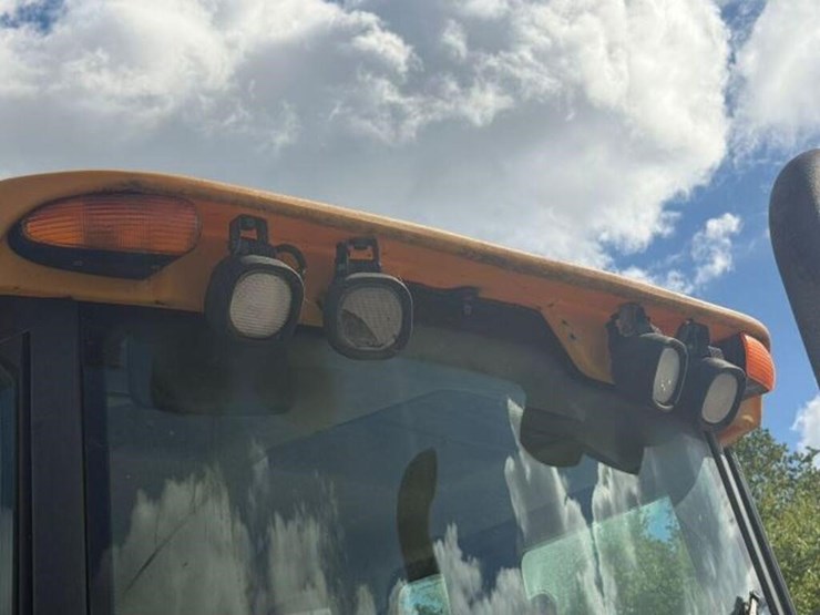 2006-deere-310g-image-49