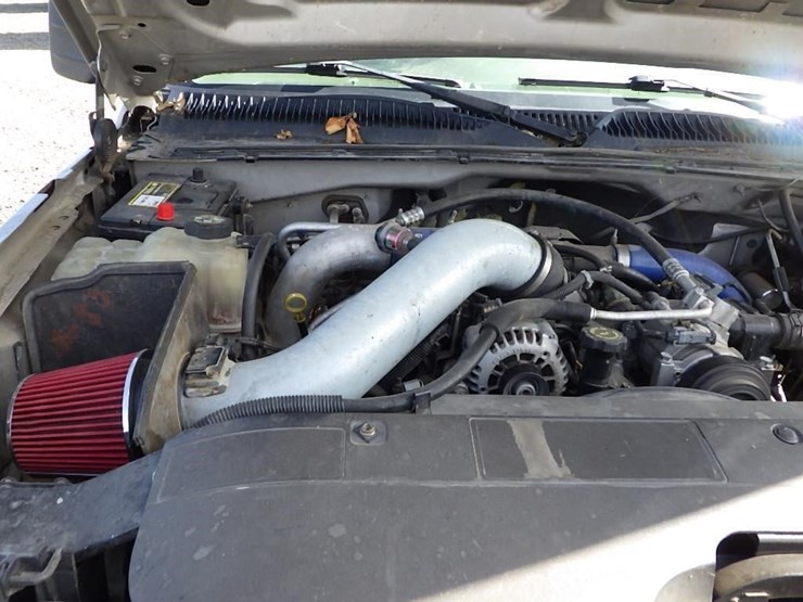 2004-chevrolet-2500hd-image-11