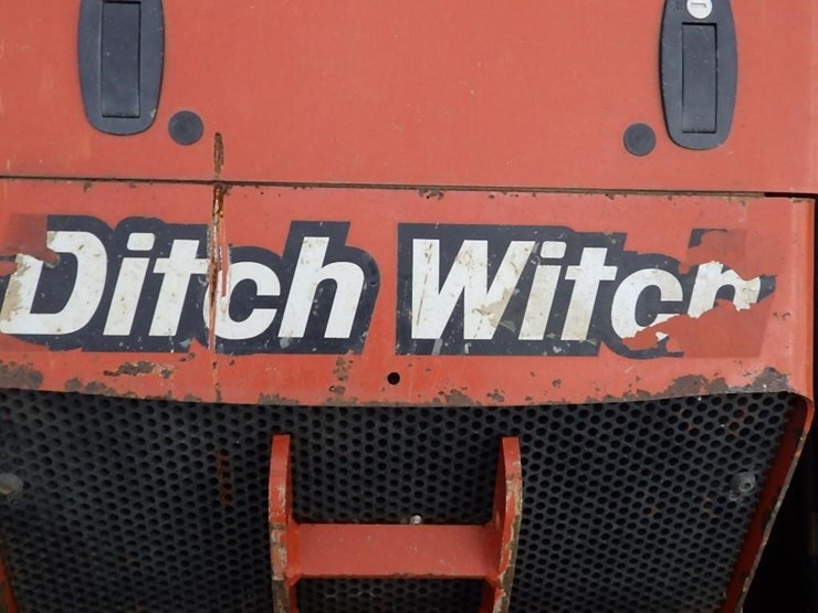 2022-ditch-witch-sk800-image-12