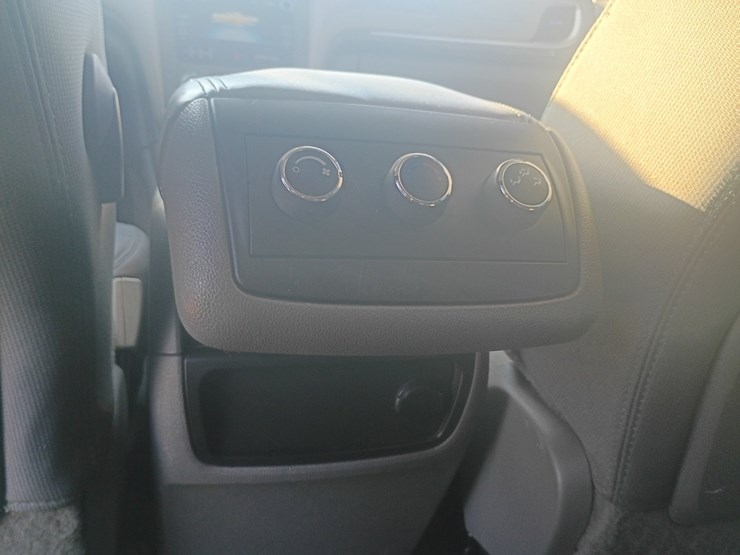2013-chevrolet-traverse-image-57