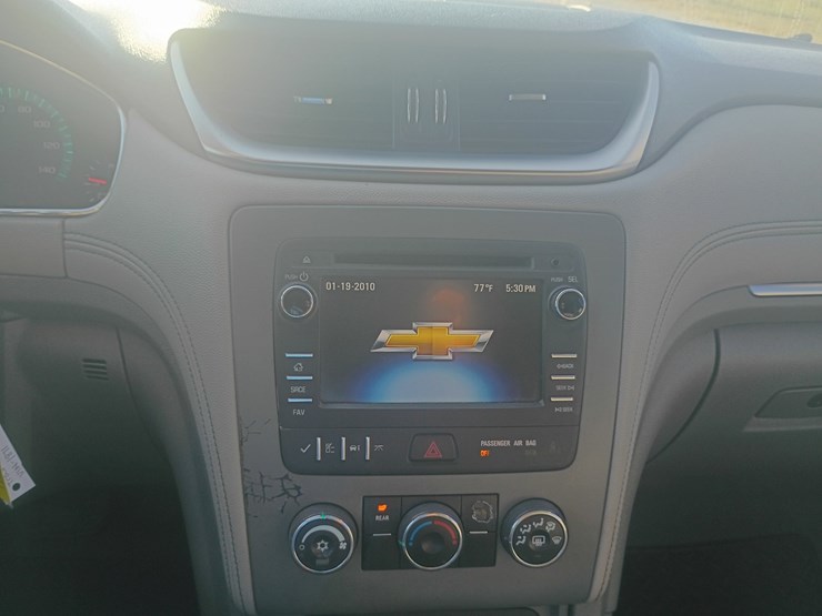 2013-chevrolet-traverse-image-33