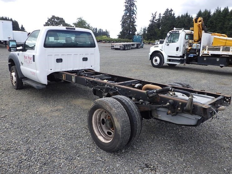 2016-ford-550-image-3