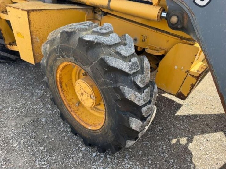 2011-deere-310sj-image-36