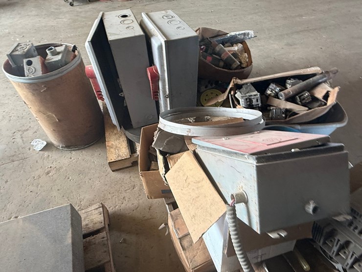#53548-•-lot-of-safety-switches,-electrical-boxes,-&-misc-inv#53548-image-19