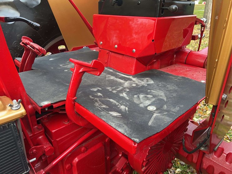 1970-1456-farmall-row-crop-golden-demonstrator-image-60
